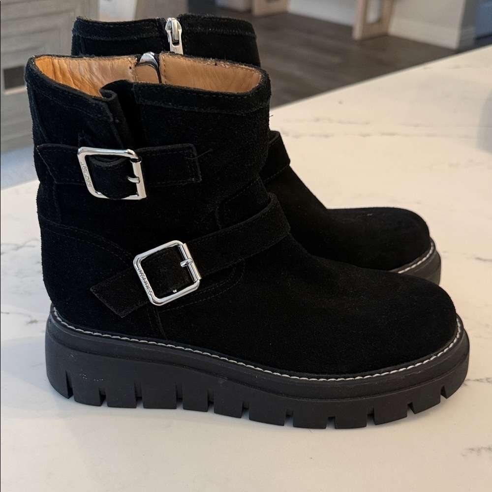 J/Slides with buckle and zipper Black Boots Size 7